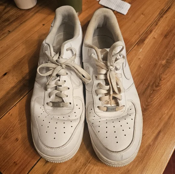 2 Pairs Sz 11 Nike Air FORCE 1 Bundle - Picture 5 of 6